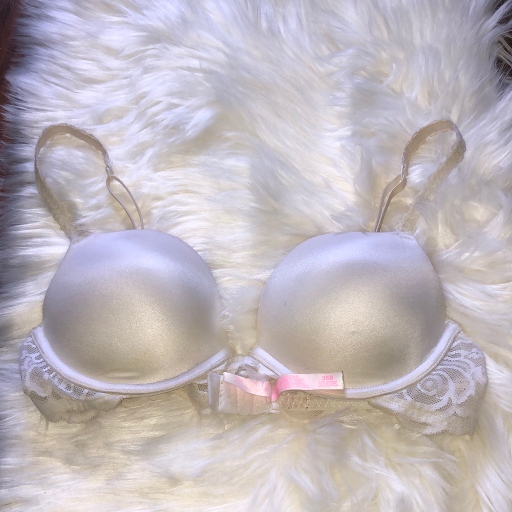 Victoria’s Secret Pink Bra - Picture 2 of 8